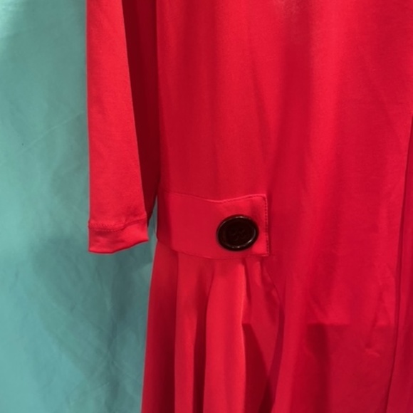 The Pyramid Collection Red Tunis Top - Picture 3 of 13